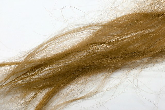 ベビーオイルを髪に使い過ぎるとパサパサになってしまうの 知らなきゃ損 正しいヘアケア講座