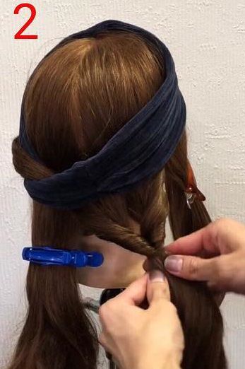 パッと目を引く ヘアバンド ツインお団子アレンジ ヘアレシピ 頭美人