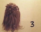 どこから見ても素敵♡ヘアアクセなしでも華やかなフィッシュボーン×裏編みでつくるアップアレンジ3